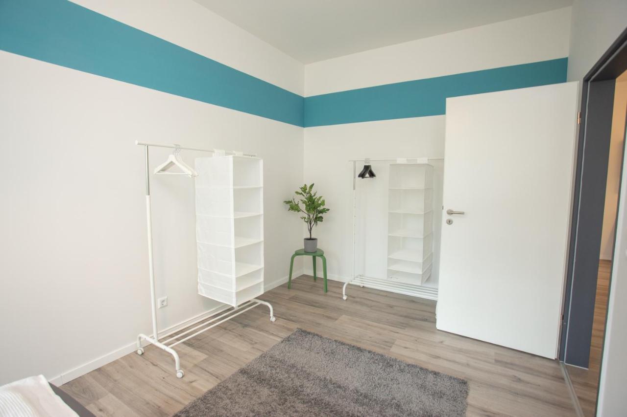 Fullhouse - - R11 - Marketplace Apartment