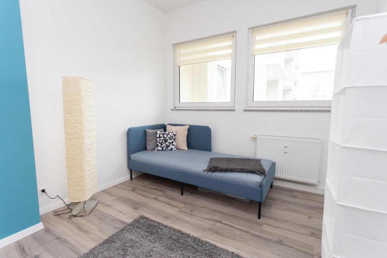 Fullhouse - - R11 - Marketplace Apartment